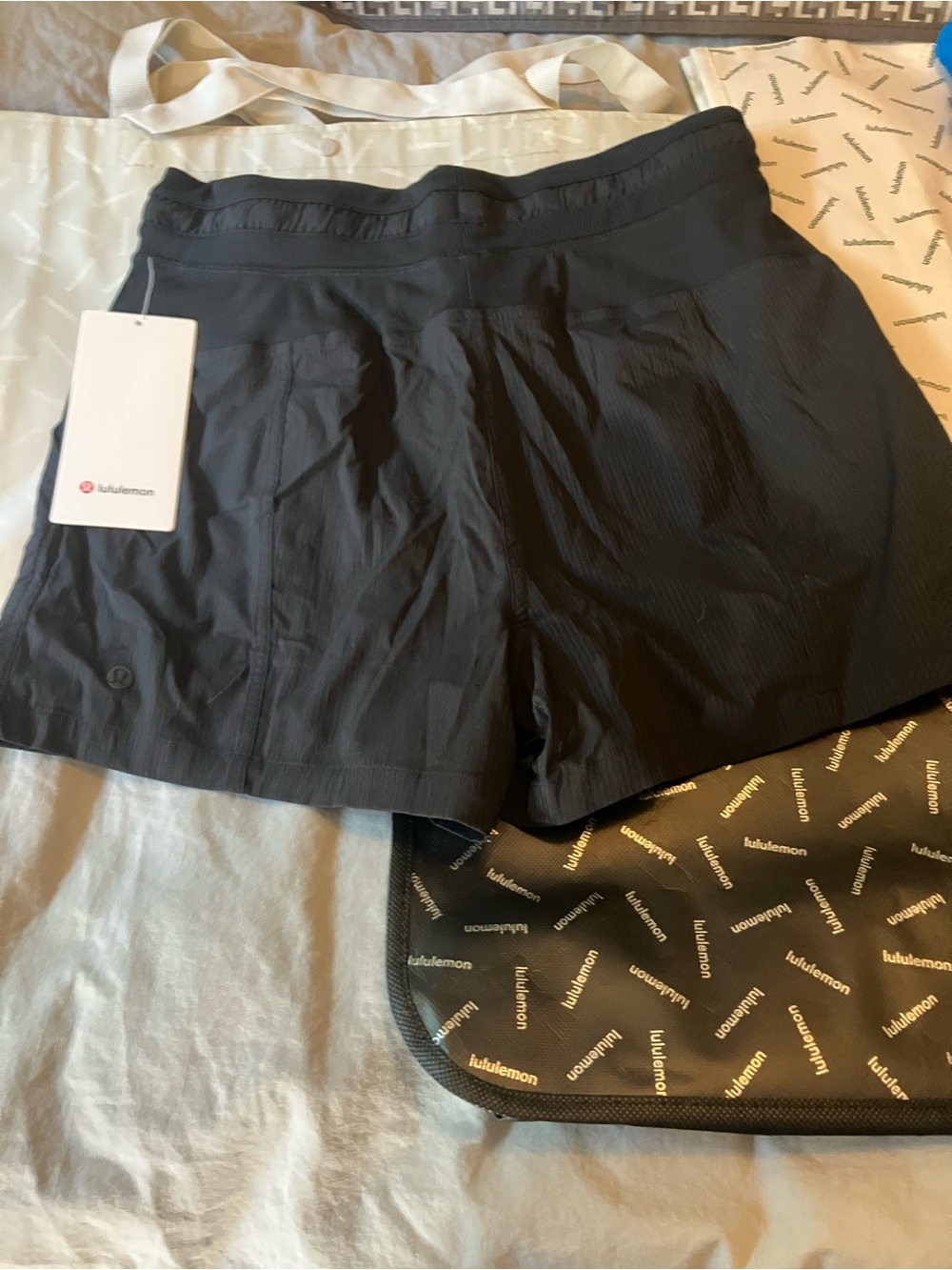 NWT Lululemon Dance Studio High-Rise Shorts 3.5", Sz 6, BLACK - Picture 2 of 5